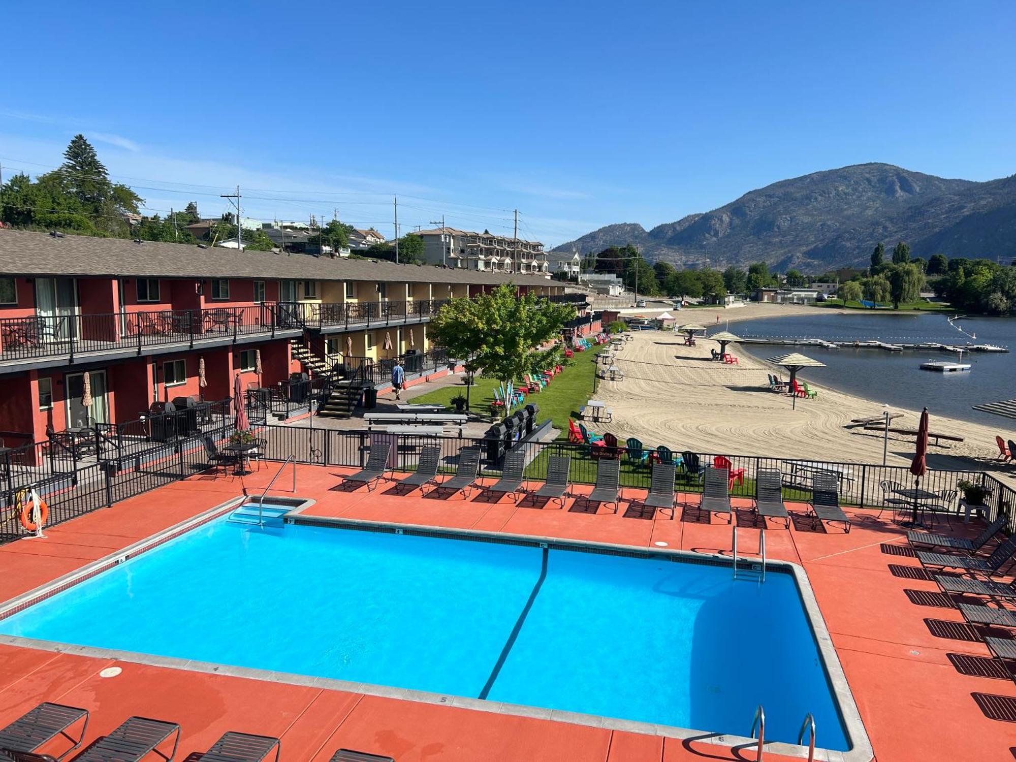 Safari Beach Resort Osoyoos Extérieur photo